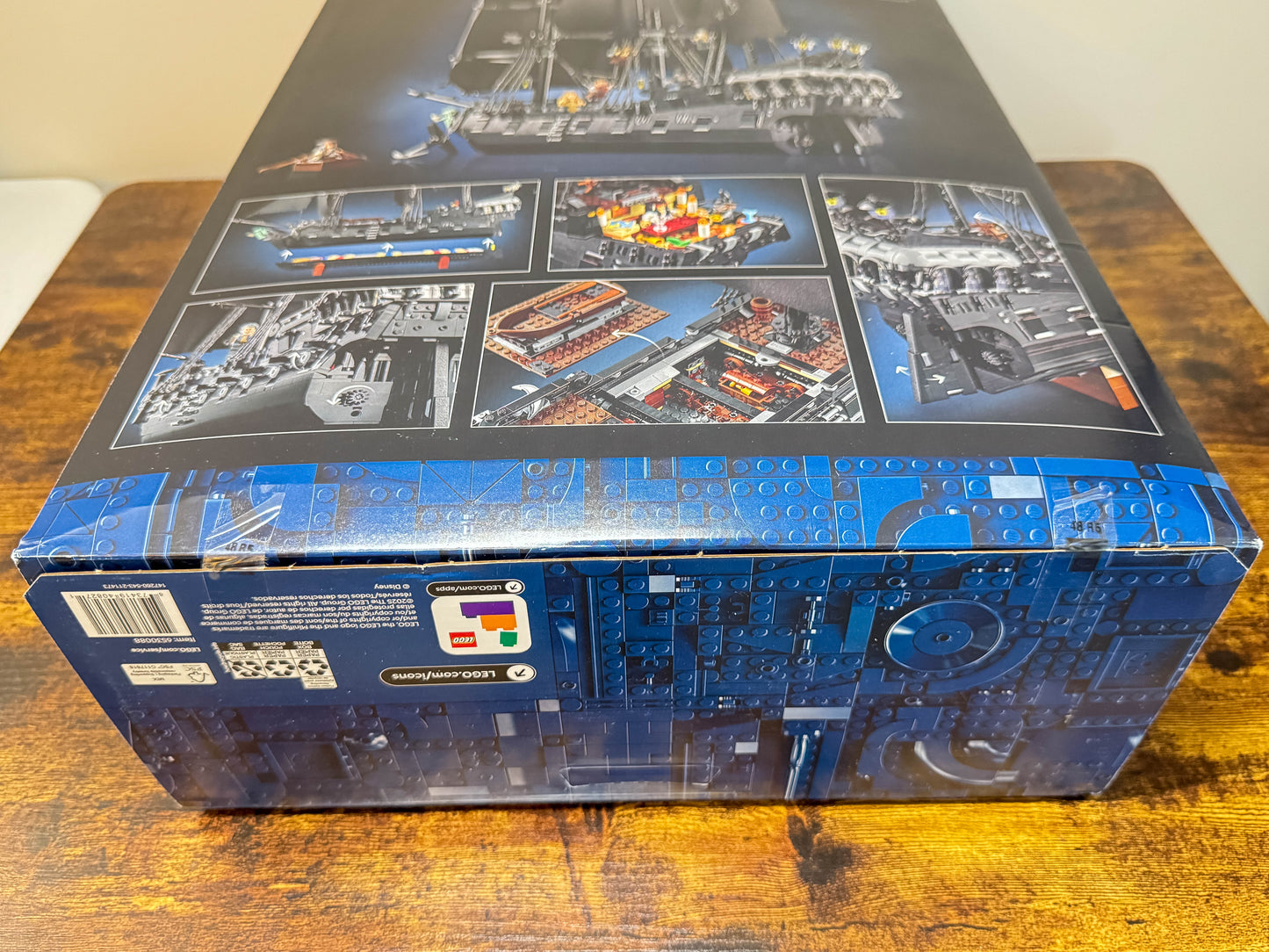 LEGO Icons Pirates of the Caribbean Captain Jack Sparrow's Pirate Ship 10365