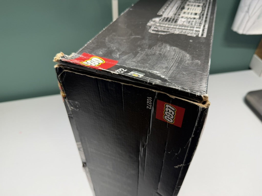 LEGO Icons Old Trafford Manchester United 10272 New In Sealed Box