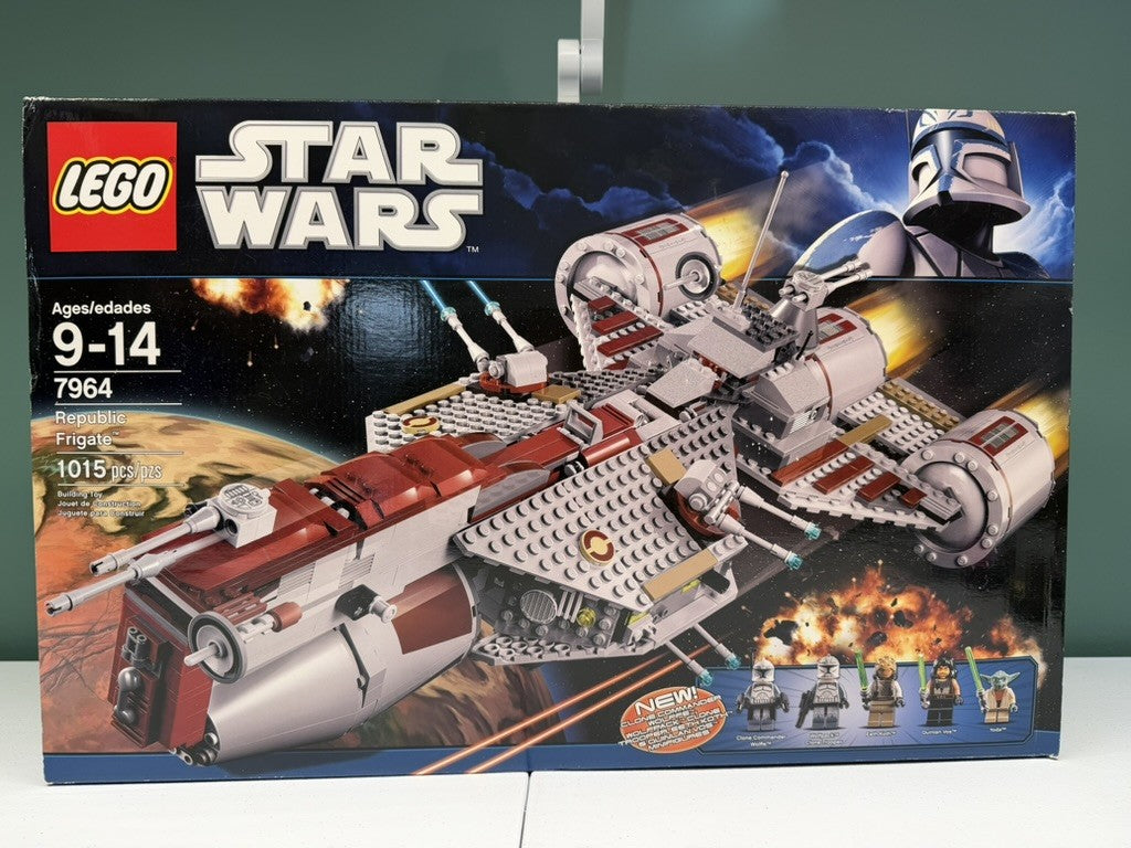 LEGO Star Wars Republic Frigate 7964 New In Sealed Box Good Condition