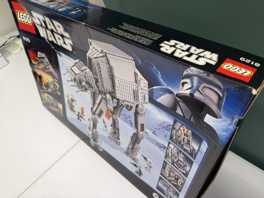 LEGO Star Wars Episode V AT-AT Walker 8129
