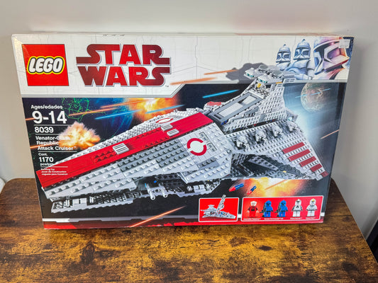 LEGO Star Wars The Clone Wars Venator-Class Republic Attack Cruiser 8039 NISB