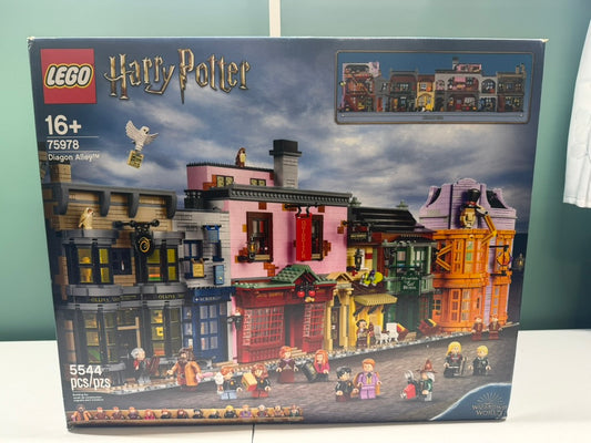 LEGO Harry Potter Diagon Alley 75978 New In Factory Sealed Box Great Condition!