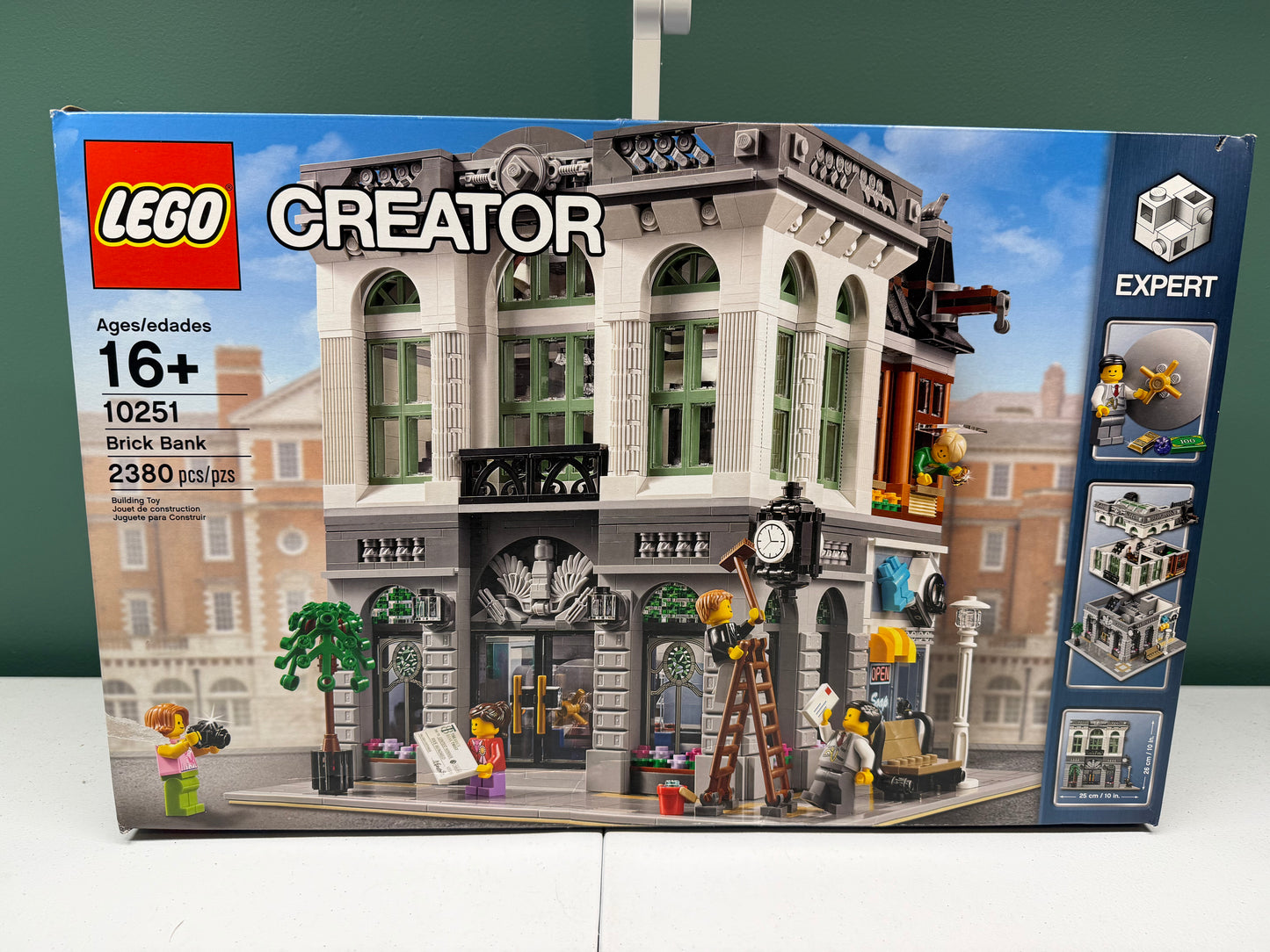 LEGO Creator Expert Brick Bank 10251 New In Sealed Box Great Condition