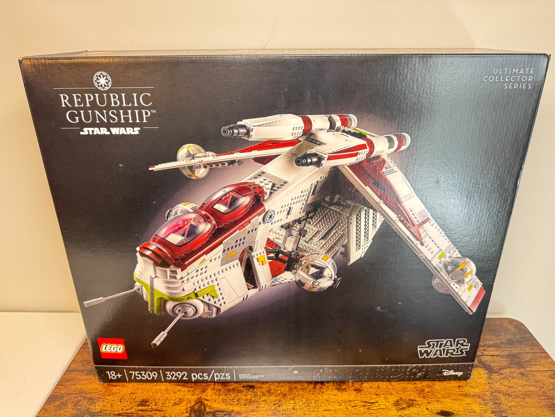 LEGO Star Wars Ultimate Collector Series Republic Gunship 75309 Factory Sealed