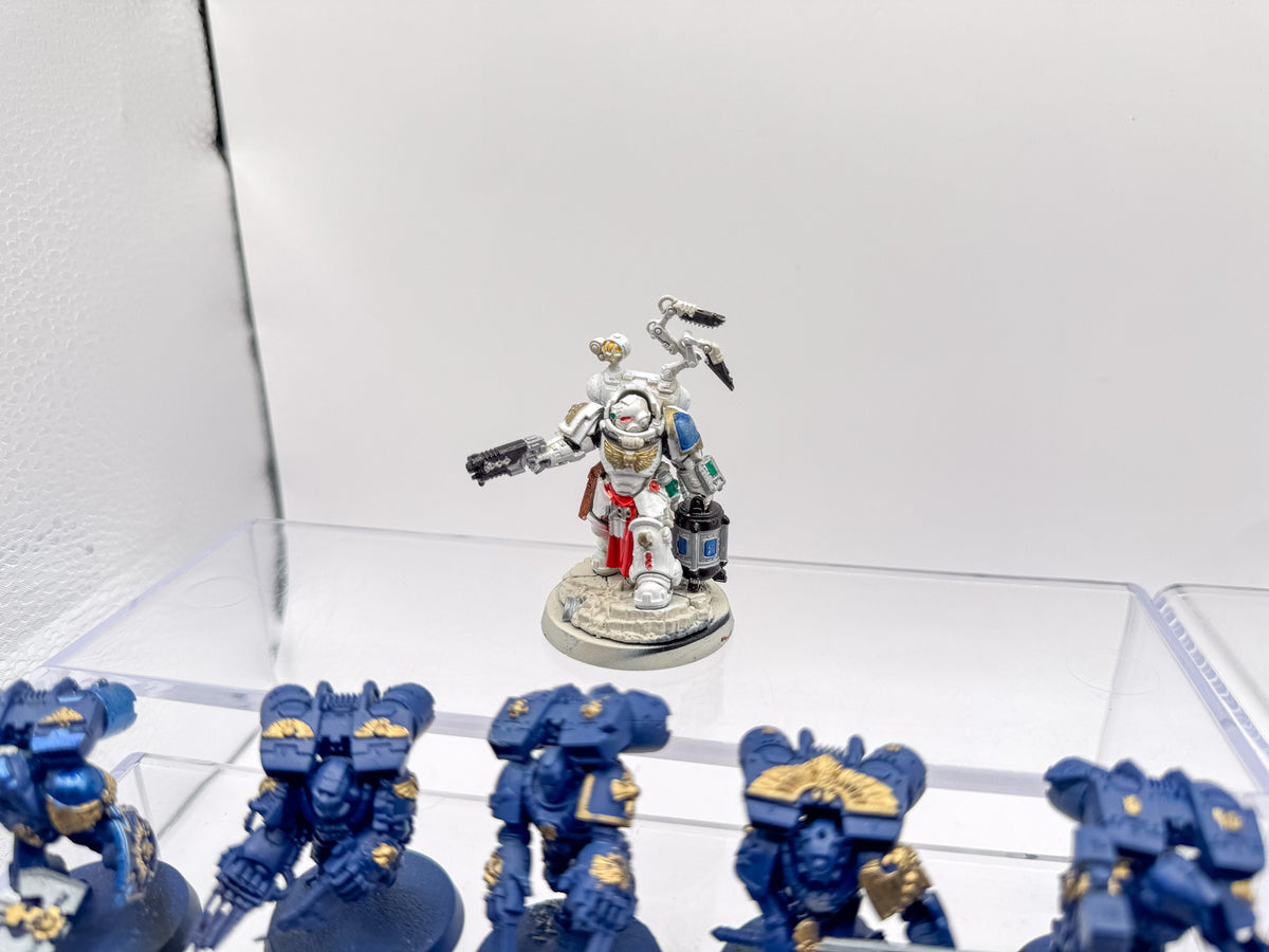 Lieutenant with Combi-weapon Space Marines Army Lot Warhammer 40K Games Workshop Unit #562