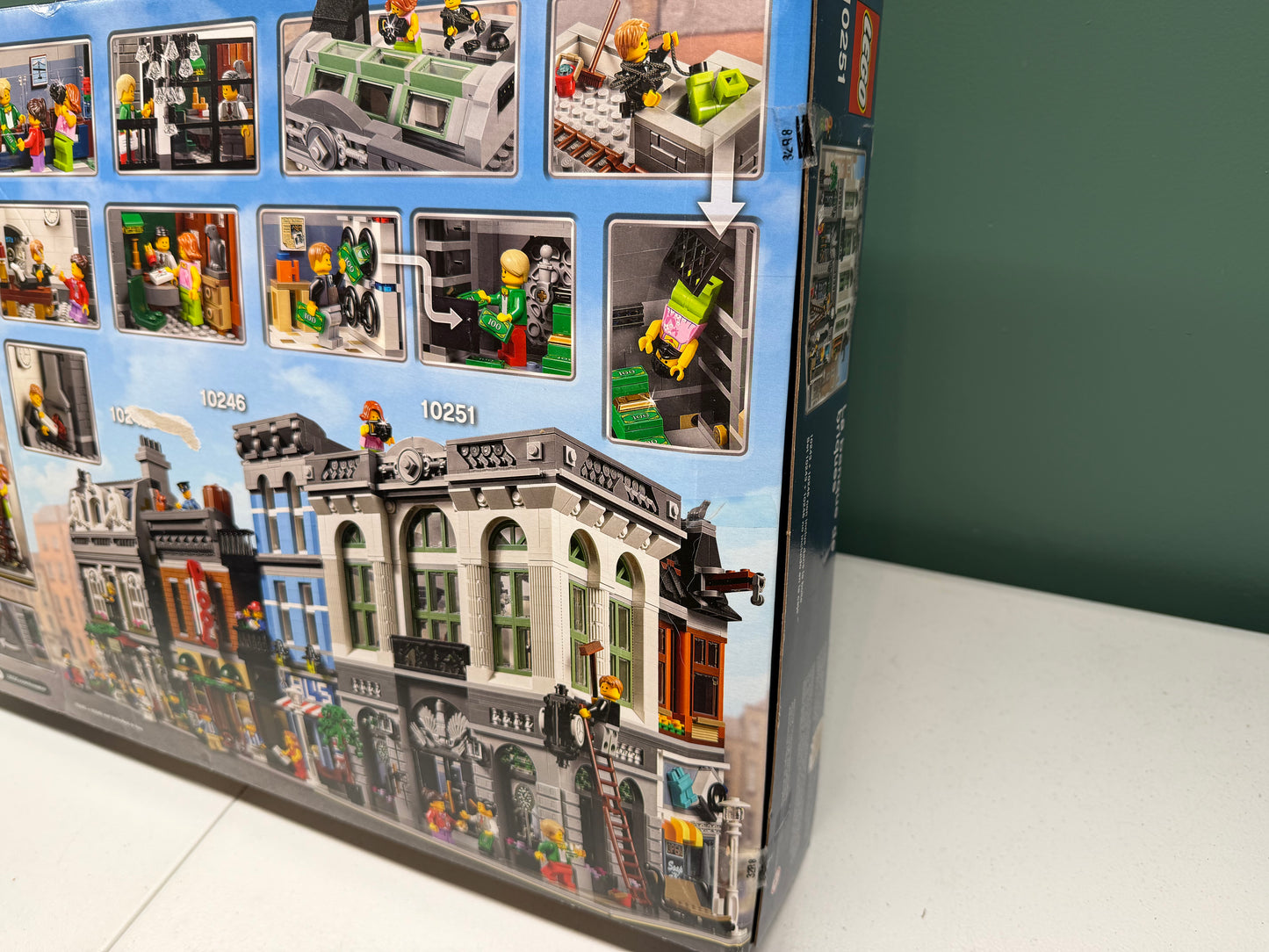 LEGO Creator Expert Brick Bank 10251 New In Sealed Box Great Condition