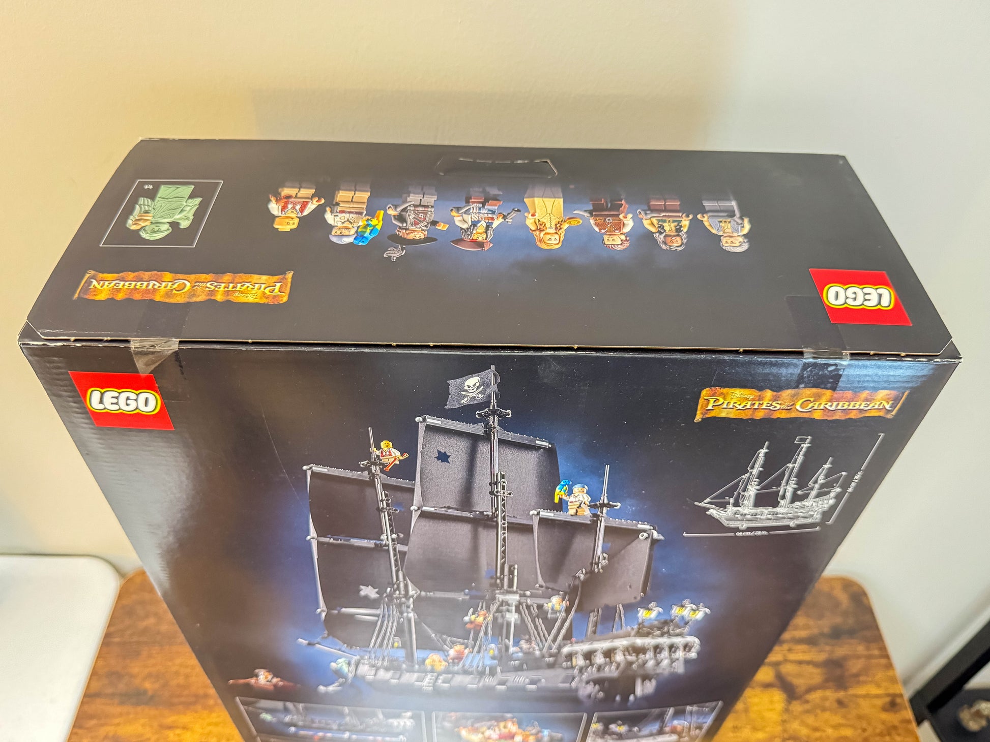 LEGO Icons Pirates of the Caribbean Captain Jack Sparrow's Pirate Ship 10365