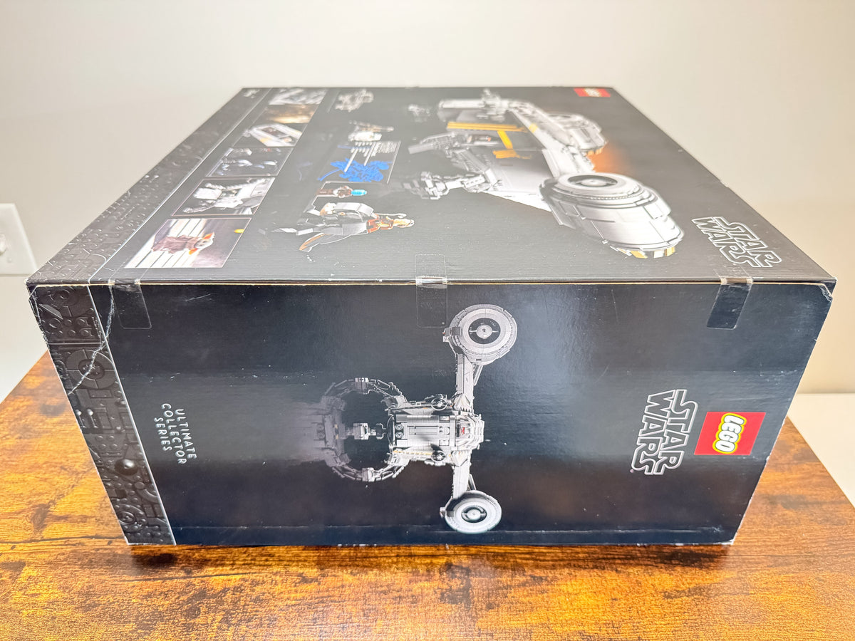 LEGO Star Wars Ultimate Collector Series The Razor Crest 75331 Factory Sealed Unit #423