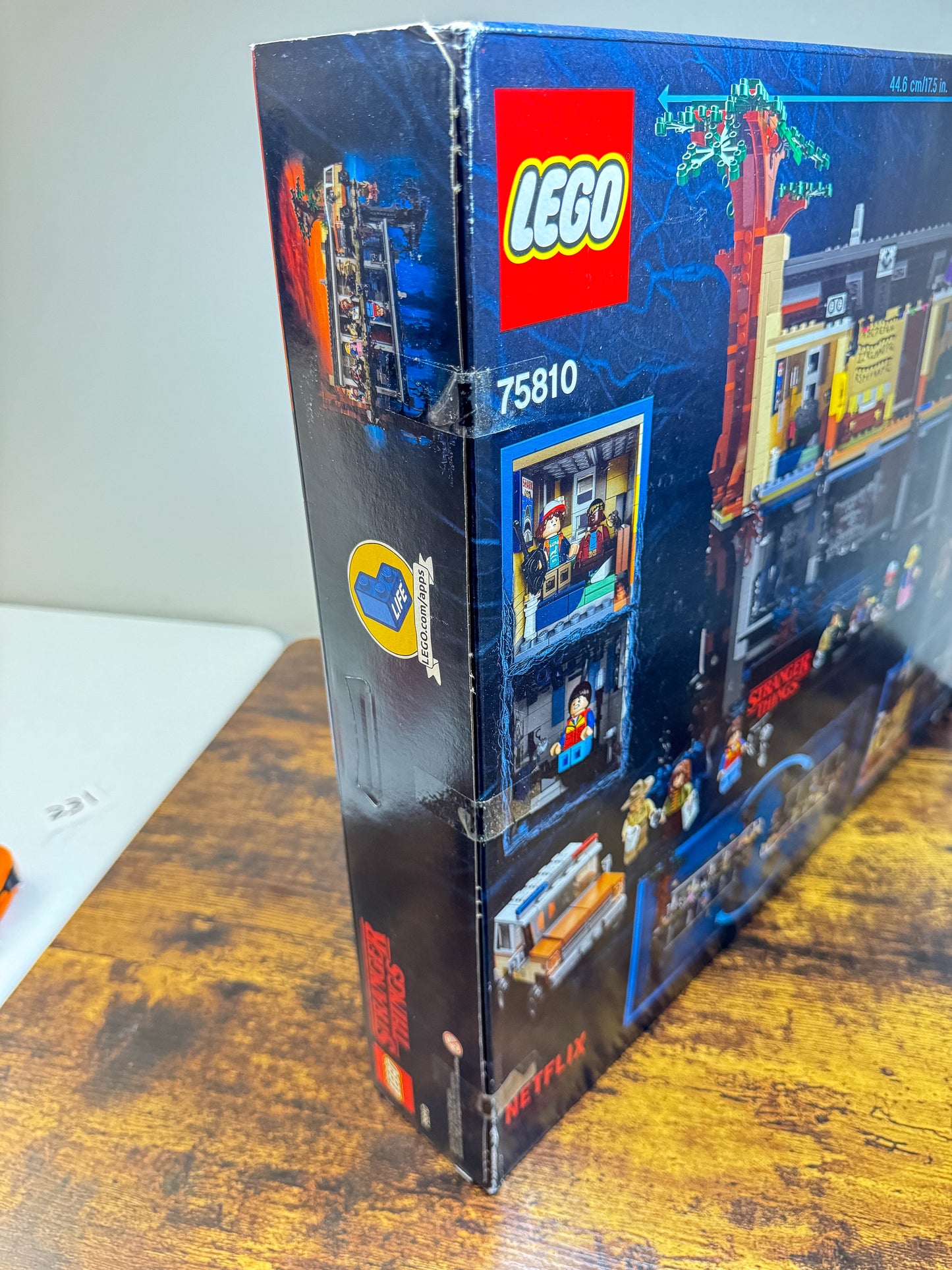 LEGO Stranger Things The Upside Down 75810 Factory Sealed Unit #261